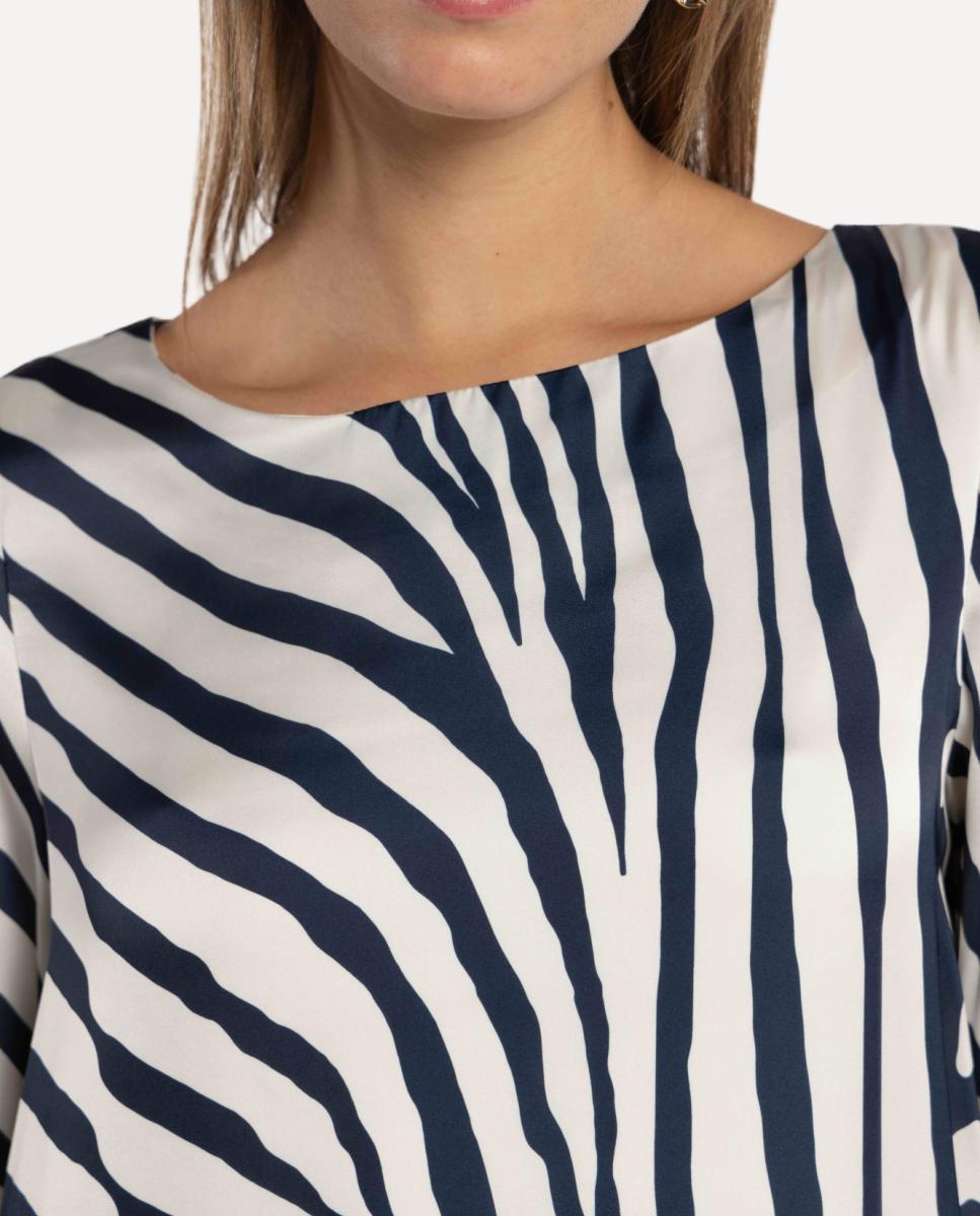 Vestido de Cetim com Animal Print. Azul-marinho-5