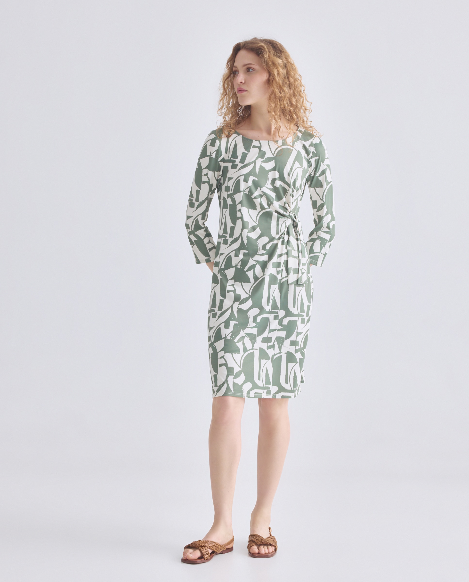 Vestido Estampado com Manga 3/4. Verde-2