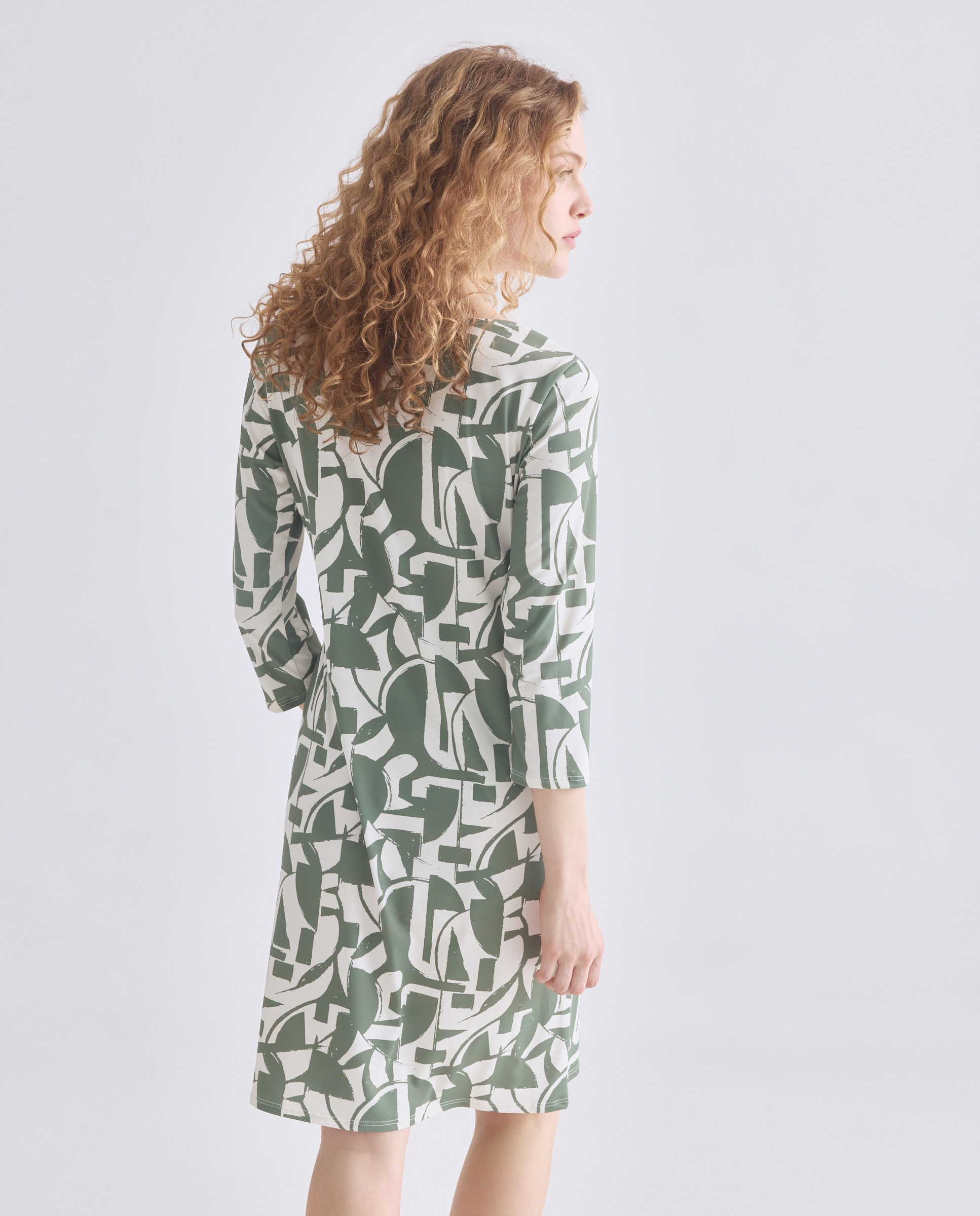 Vestido Estampado com Manga 3/4. Verde-3