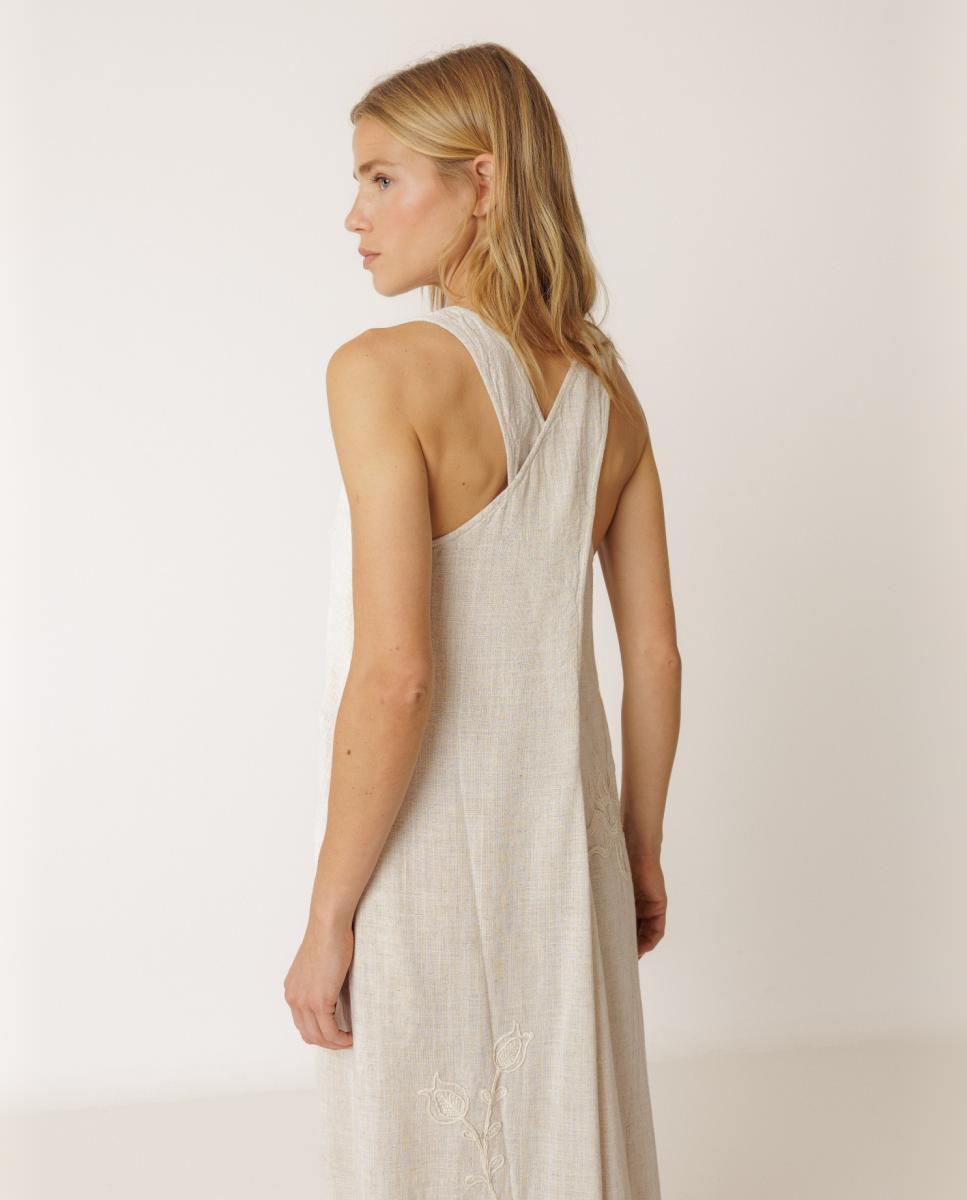 Vestido Maxi sem Mangas e com Decote Redondo Cru-3
