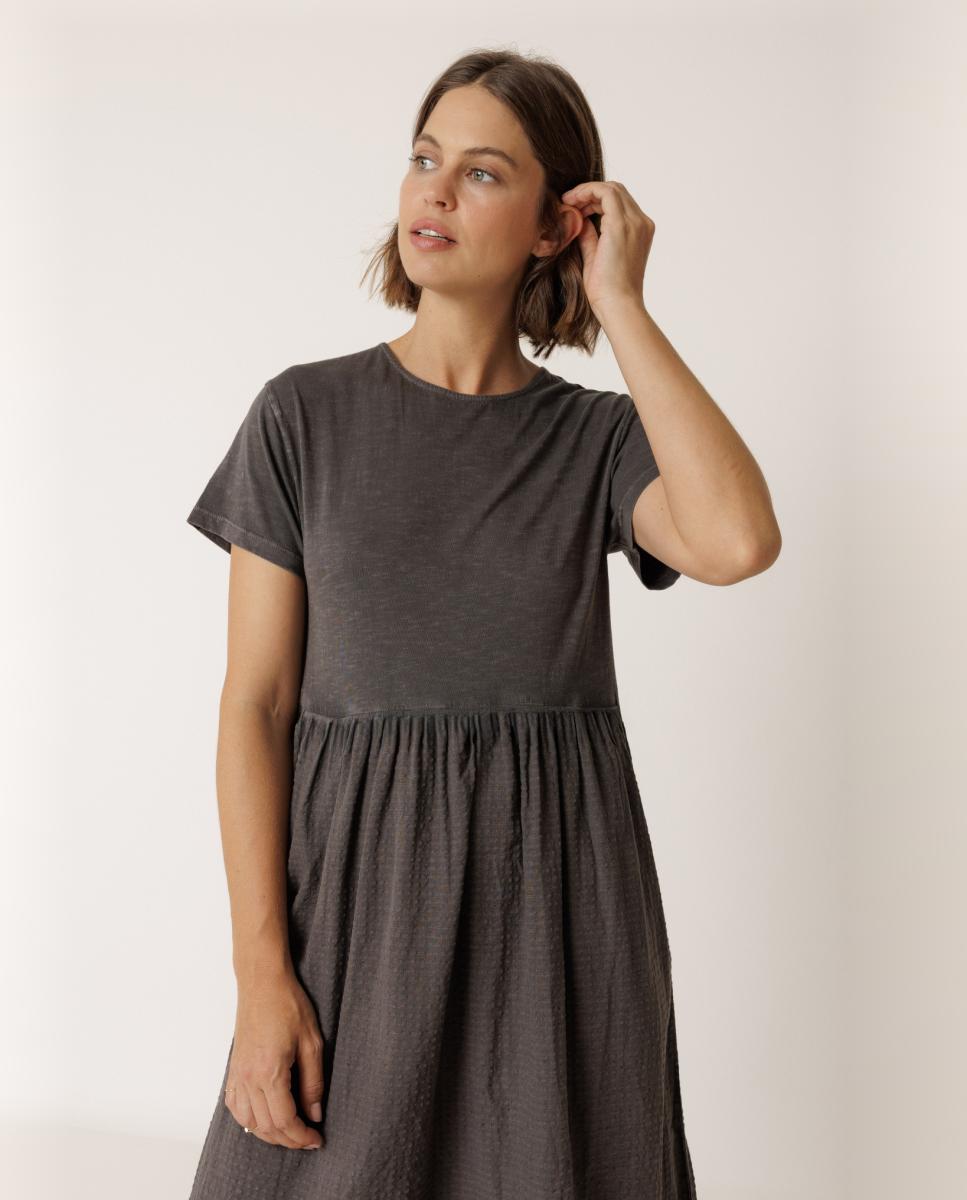 Vestido Midi com Decote Redondo e Manga Curta Preto-2