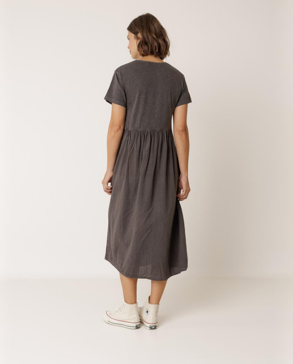 Vestido Midi com Decote Redondo e Manga Curta Preto-3