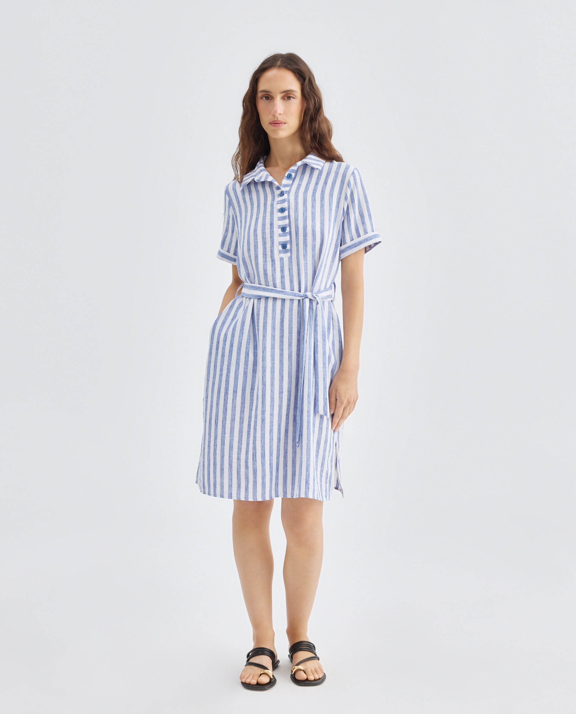 Imagen 0 de Vestido estampado, manga corta. Azul