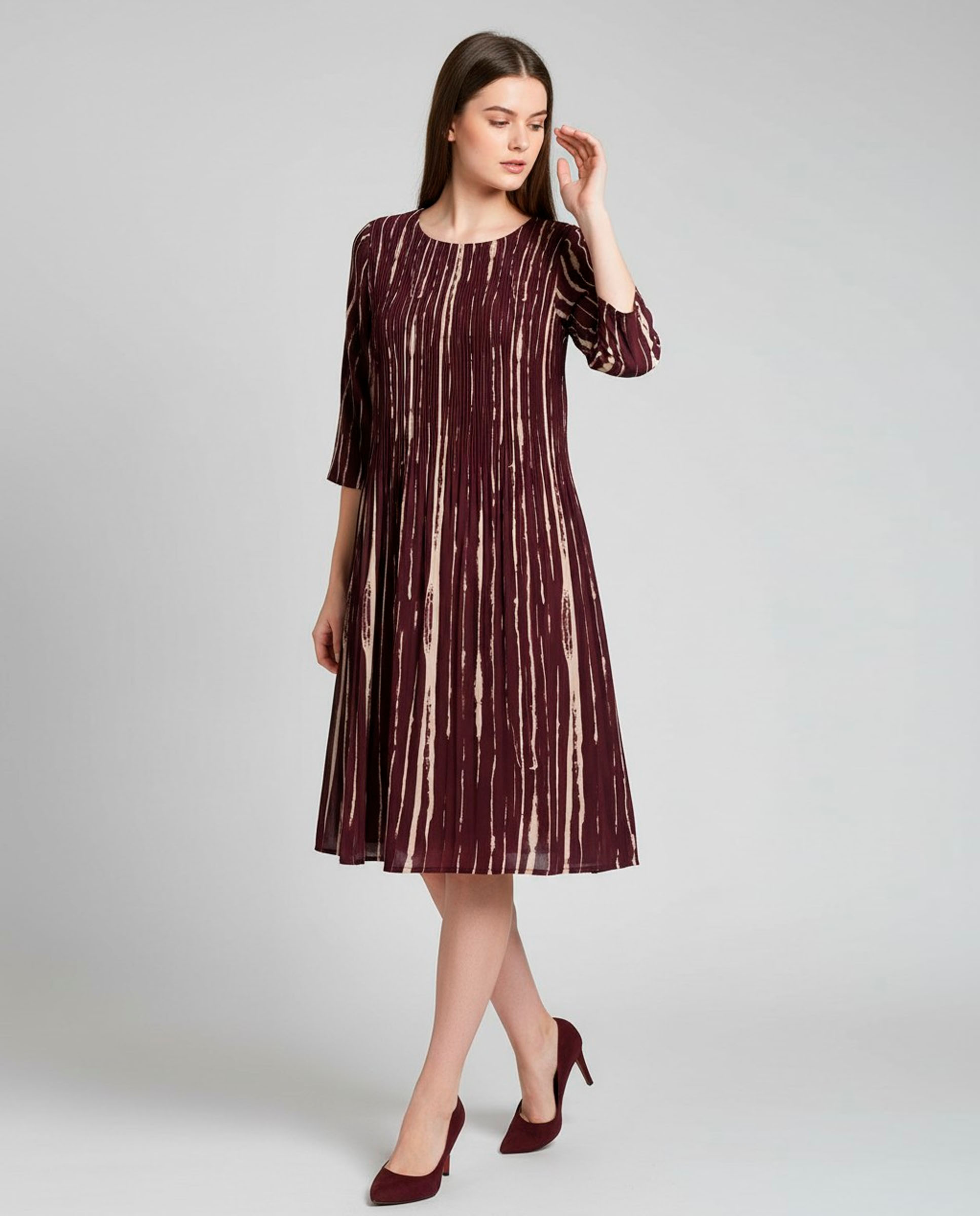 Imagen 0 de Vestido estampado de manga larga Granate