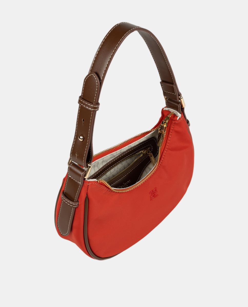 Mala de Formato de Meia-Lua em Nylon com Detalhes em Contrate - Cor de Couro Vermelho-3