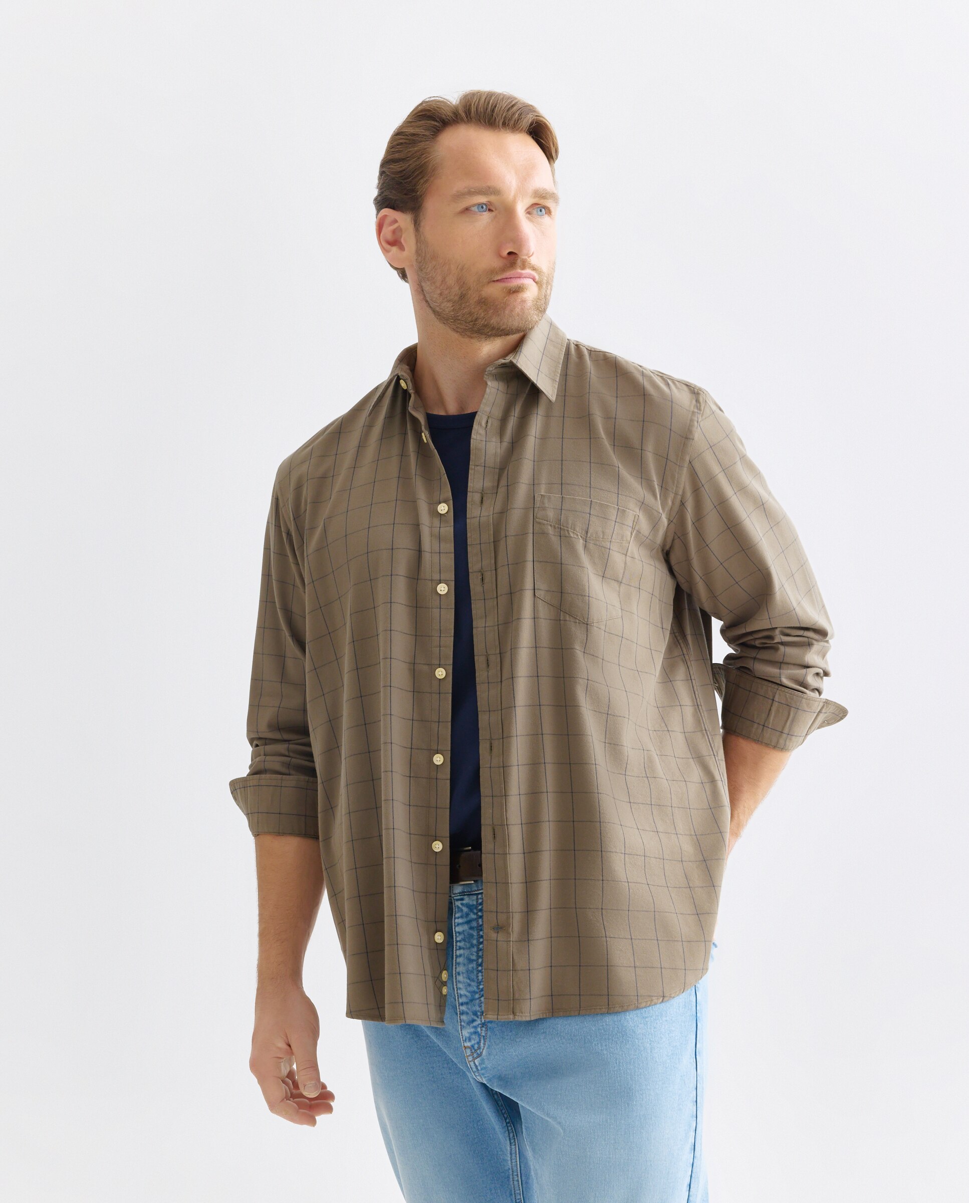 Camisa Casual de Tamanhos Grandes em Sarja com Manga Comprida aos Quadrados e Corte Regular Verde-2