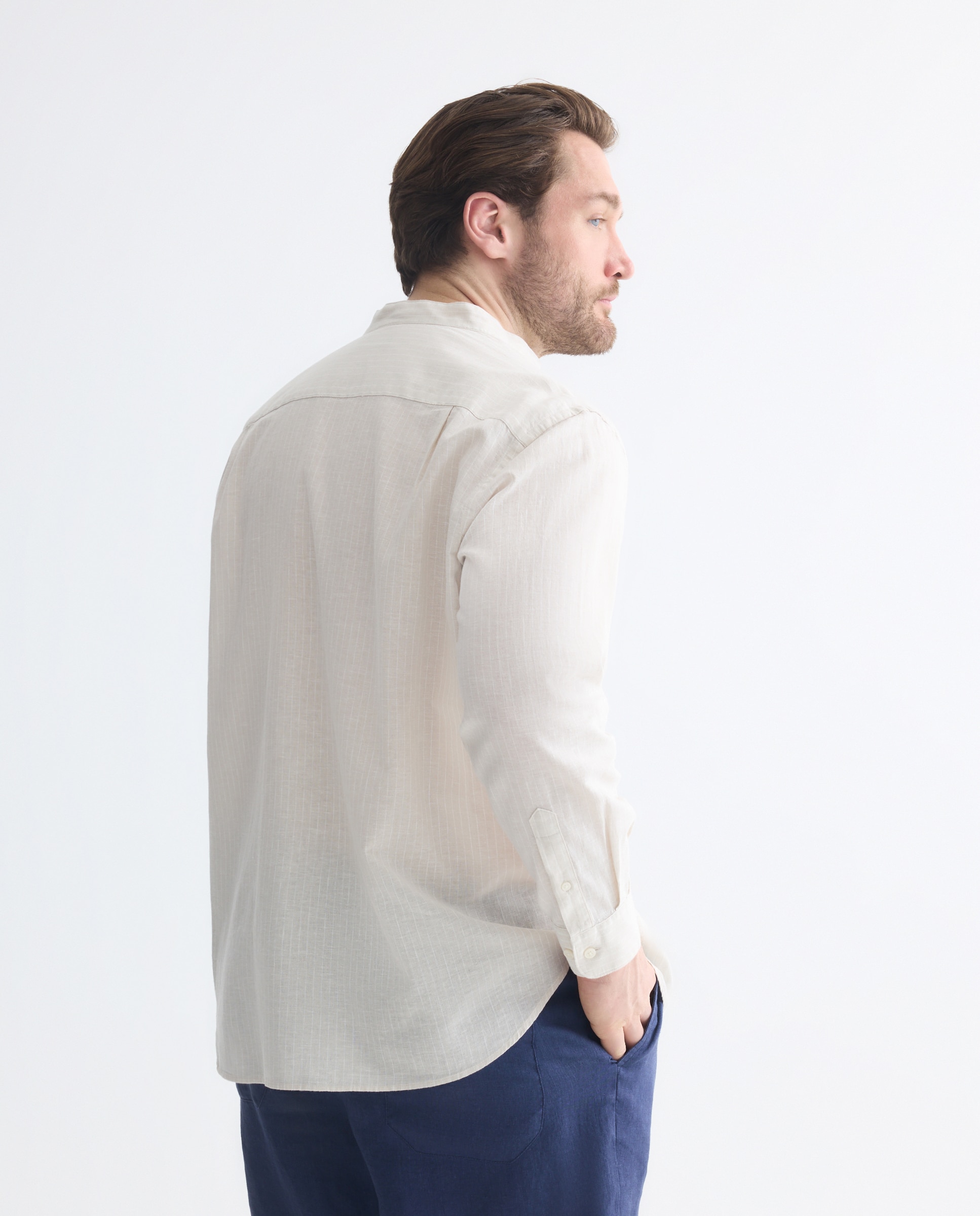 Camisa Casual às Riscas Tamanhos Grandes em Mistura de Linho com Manga Comprida e Gola à Padre Bege-3