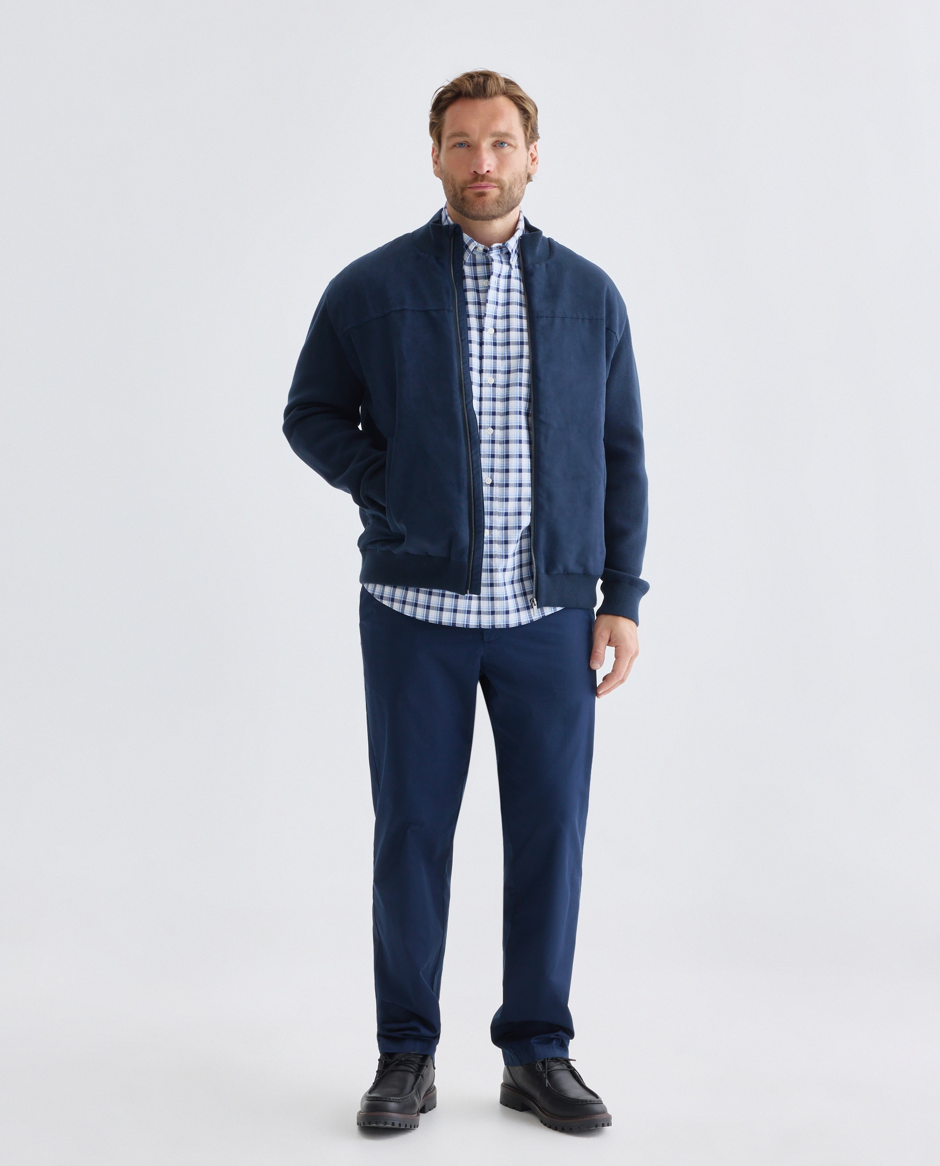 Coleção de Camisas Oxford Desportivas aos Quadrados. Cinzento-claro-2