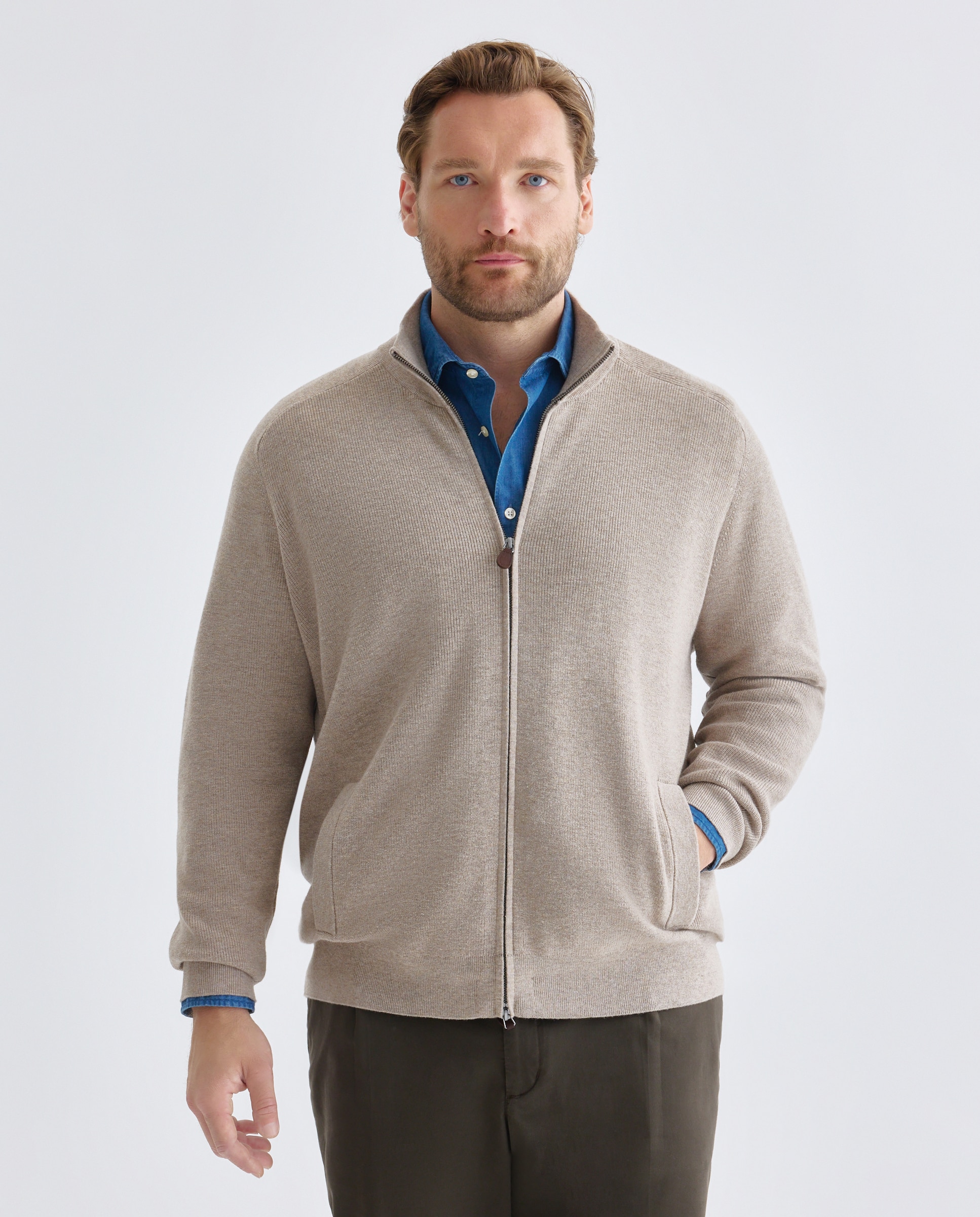 Imagem 0 de Cardigan Liso de Algodão Merino com Gola Semi Cisne com Fecho de Correr Tamanhos Grandes