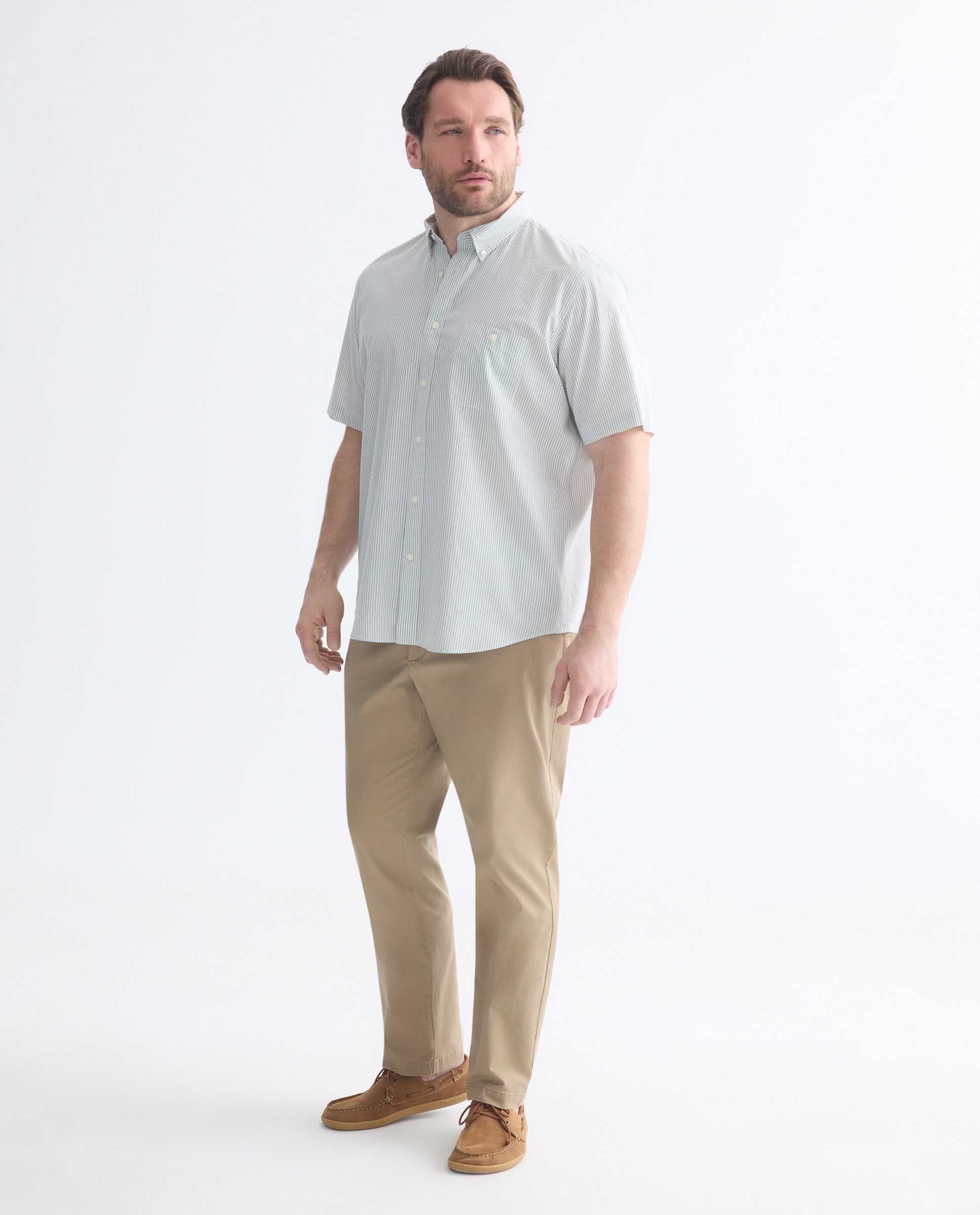 Camisa de Colarinho Bowling às Riscas Classic Fit com Manga Curta Verde-2