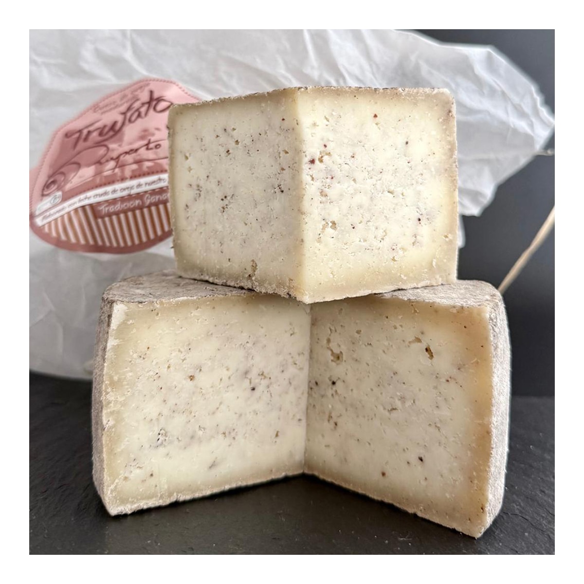 Imagen 2 de Queso madurado de oveja con trufa Ruperto Trufato