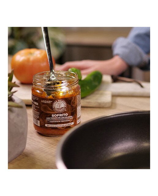 Sofrito con tomate de Los Palacios con aceite de oliva virgen extra Tierra Palaciega 3