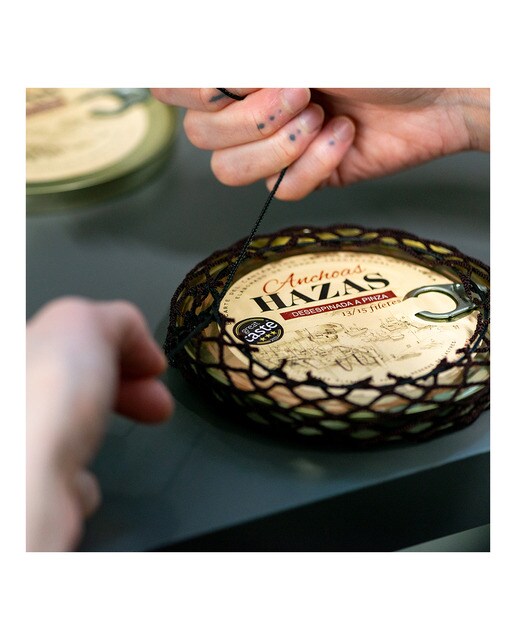 Anchoas despinadas del Cantábrico en aceite de oliva 13-15 filetes Hazas 7