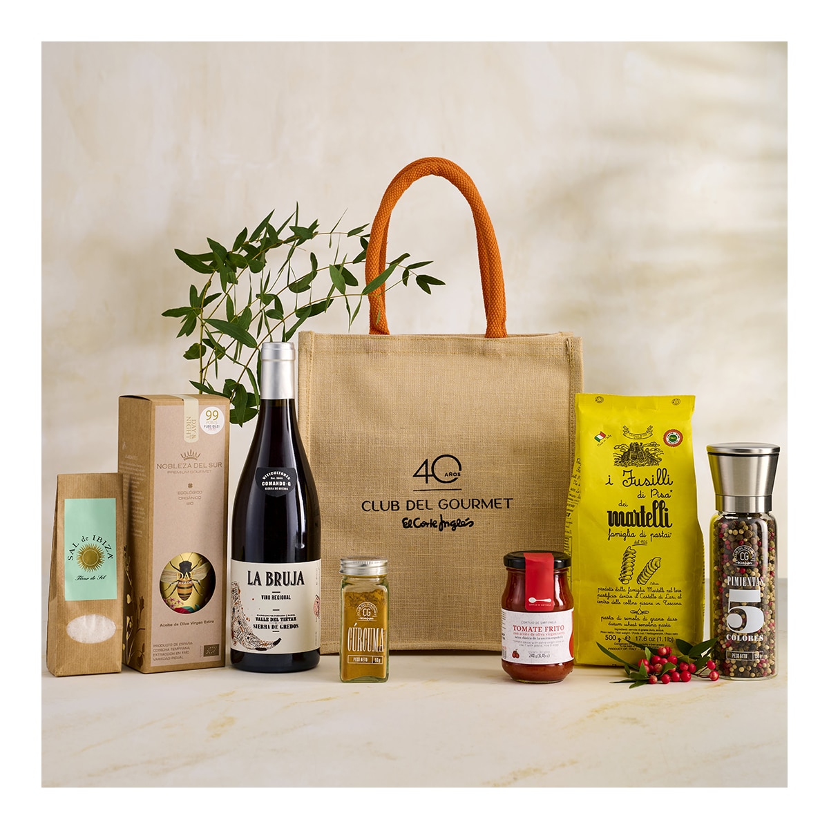Imagen 0 de Selección especial con vino, pasta, aceite y especias