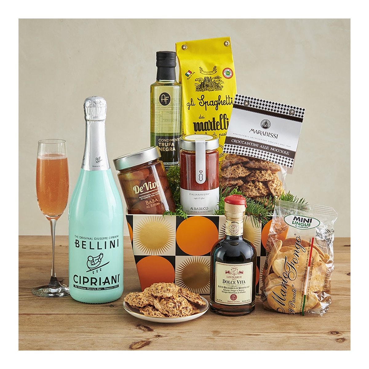 CESTA ITALIA - Cóctel Bellini, pasta y vinagre de Módena 1