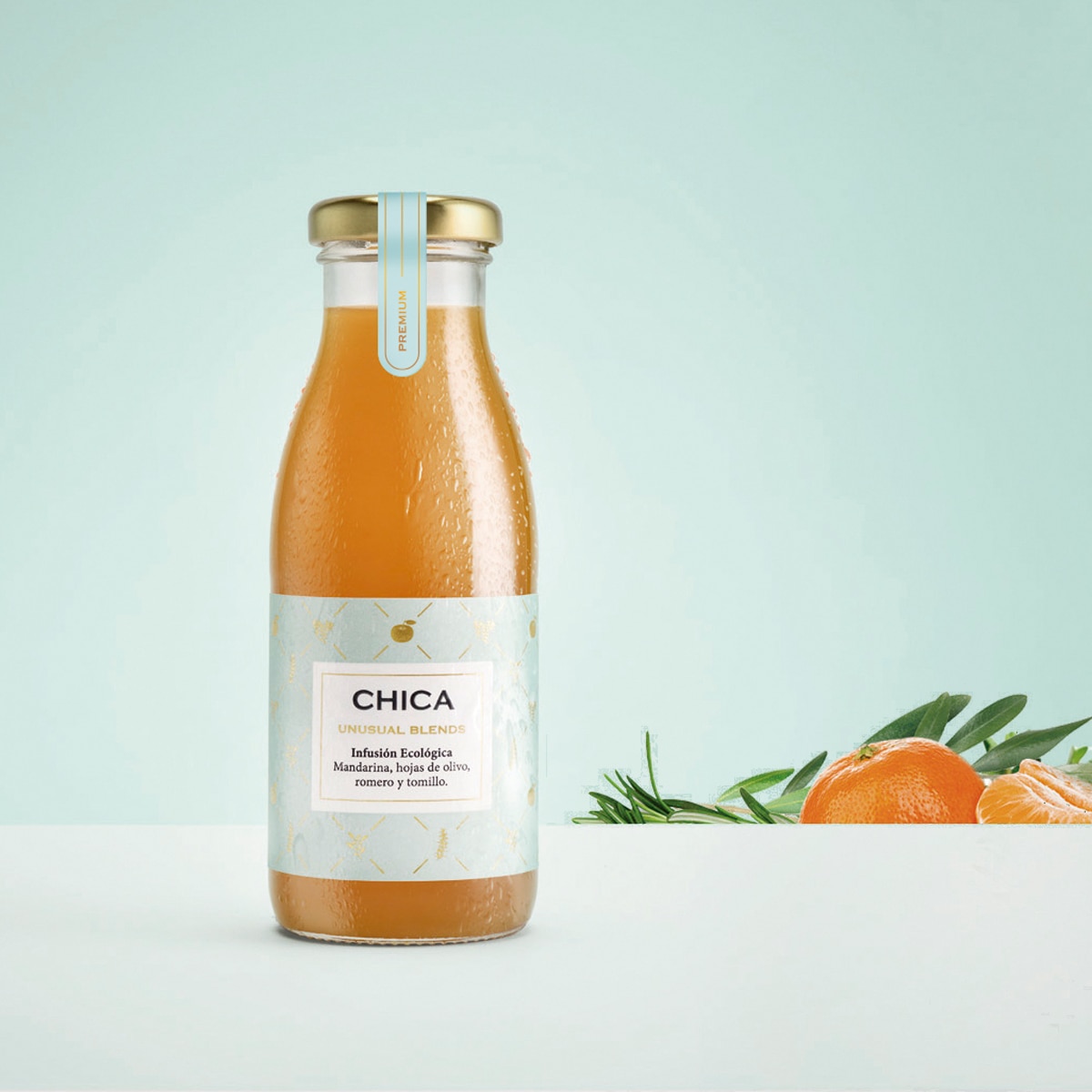 Bebida ecológica infusionada de mandarina, hojas de olivo, romero y tomillo, sin gluten, Chica 3