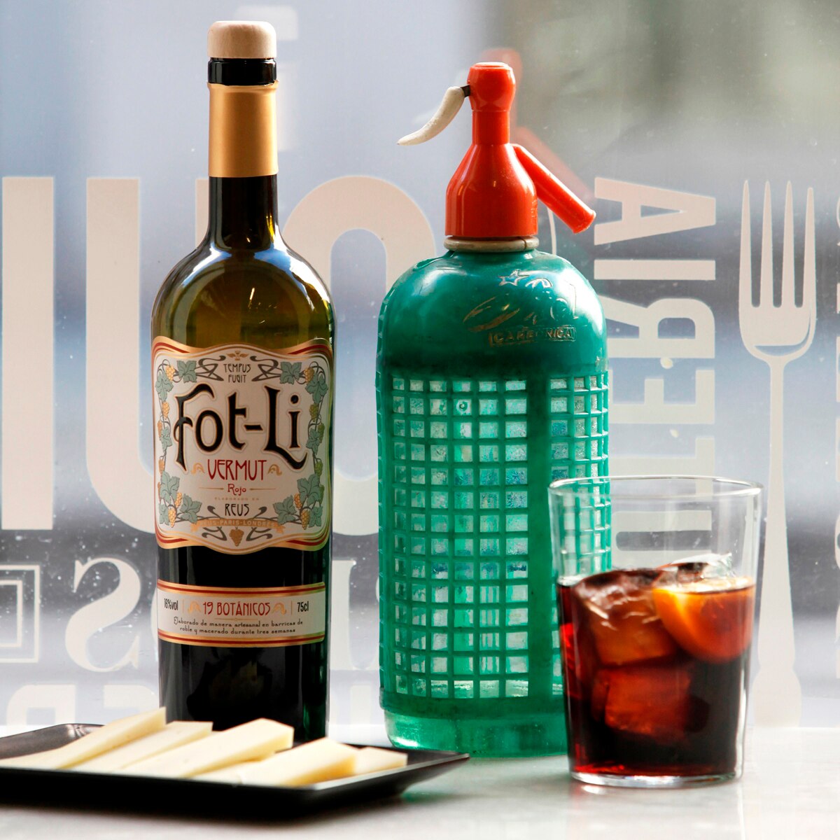 Vermut rojo Fot-Li 2