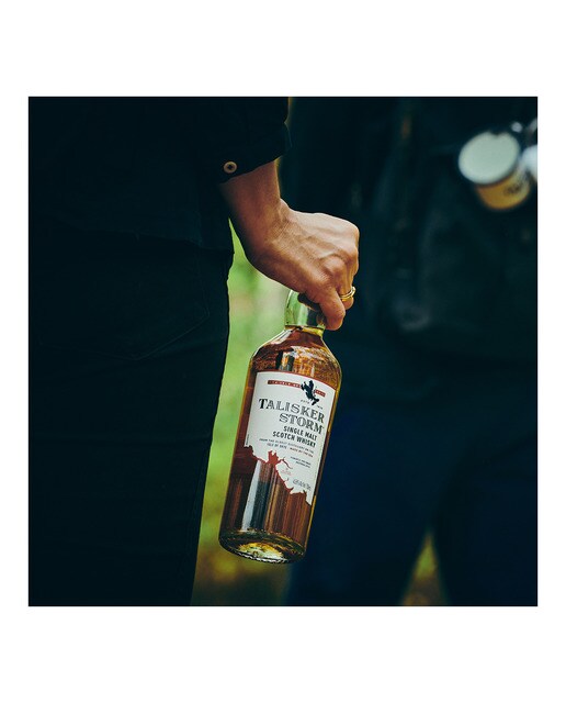 Estuche whisky escocés Talisker Storm single malt 2