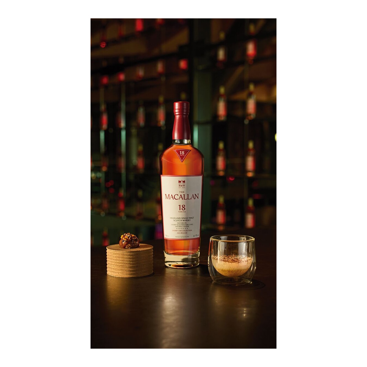Imagen 3 de Estuche whisky escocés The Macallan Sherry Oak Cask 18 Years Old