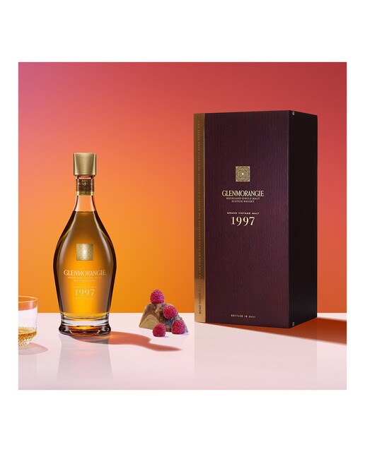 Estuche whisky escocés Glenmorangie 1997 Grand Vintage Malt 3