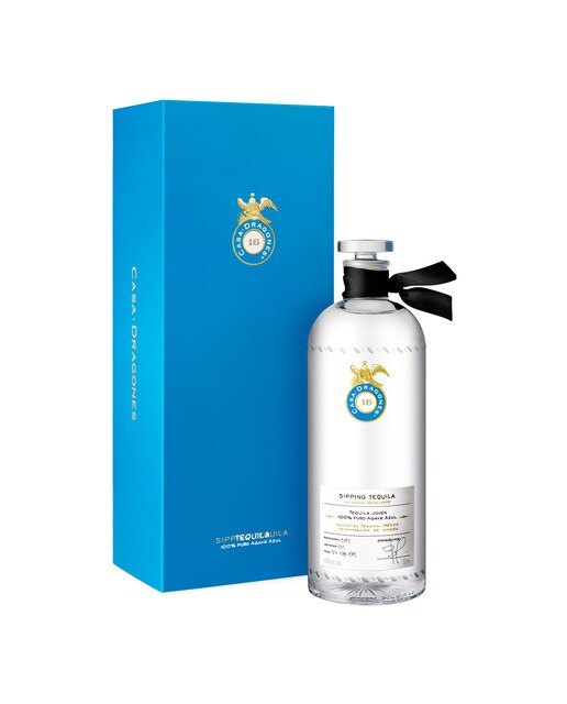 Estuche tequila joven 100% agave azul Casa Dragones 1