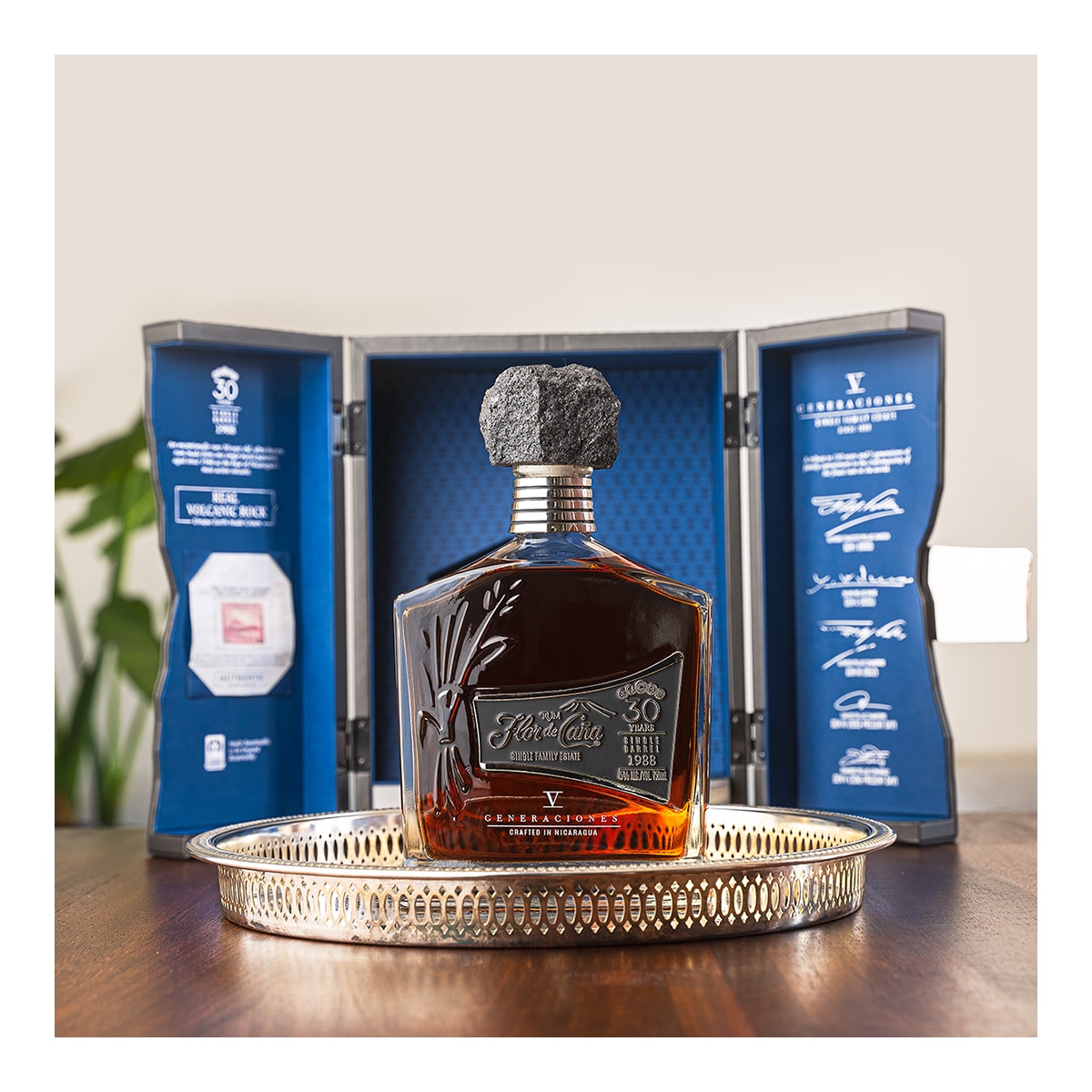 Estuche Ron Flor de Caña 30 años V Generaciones 10