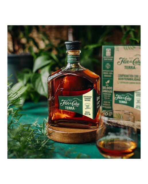 Estuche ron Flor de Caña Terra 2