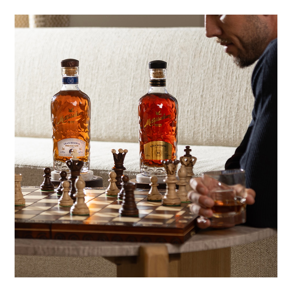 Imagen 3 de Estuche Ron Enigma French Oak Matusalem