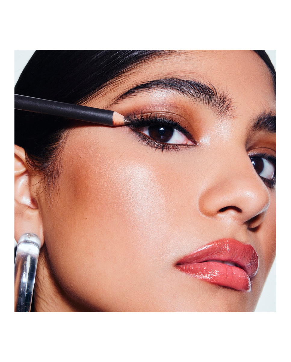 Maquillaje Para Ocasiones Especiales M.A.C 1