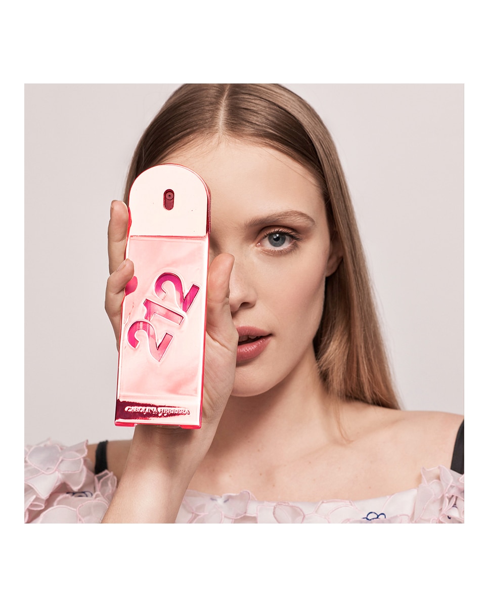 Eau de Parfum femenino 212 Heroes for Her Carolina Herrera - 30 ml 11