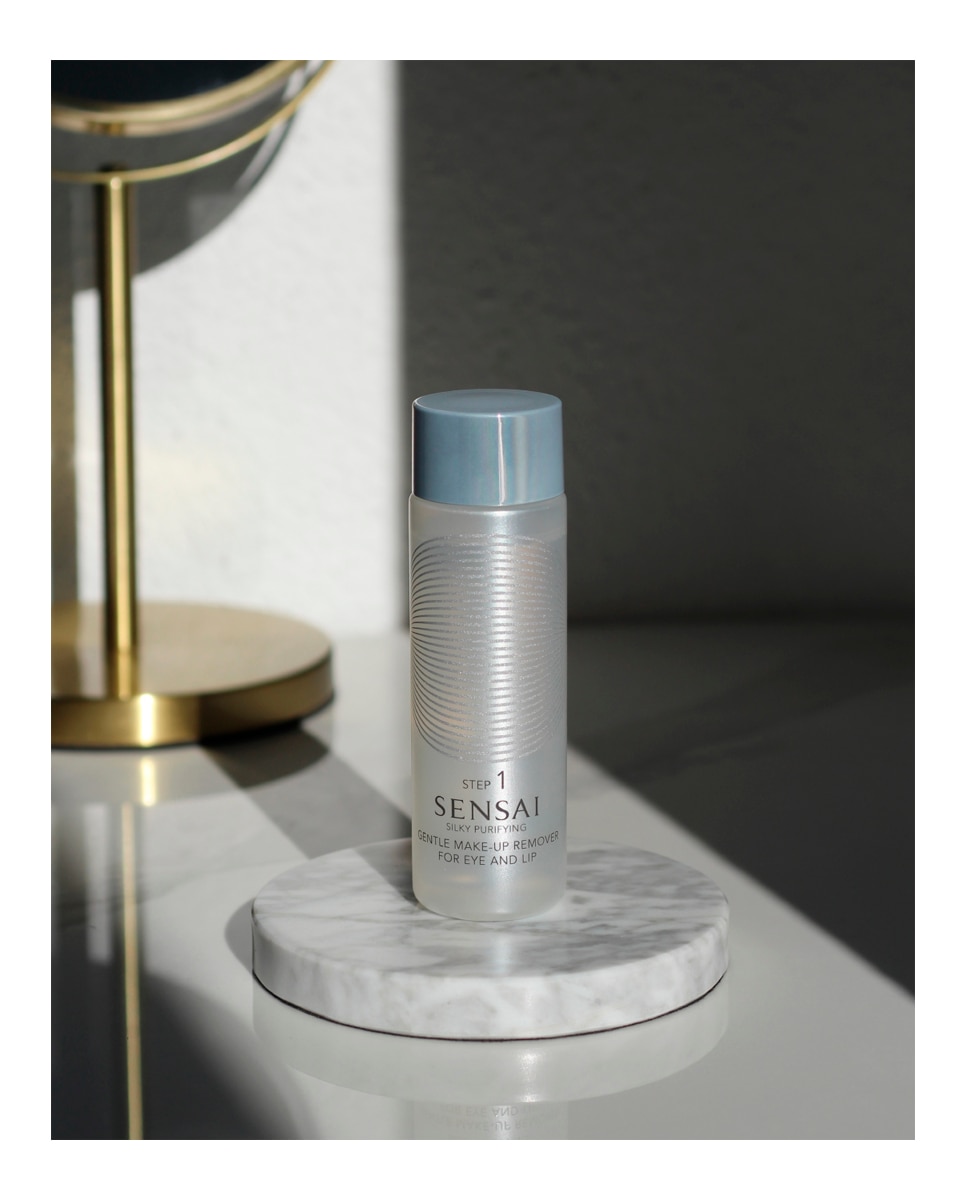Imagen 2 de Desmaquillante de ojos Gentle Make-Up Remover For Eye & Lip Silky Purifying 100 ml Sensai - 100 ml