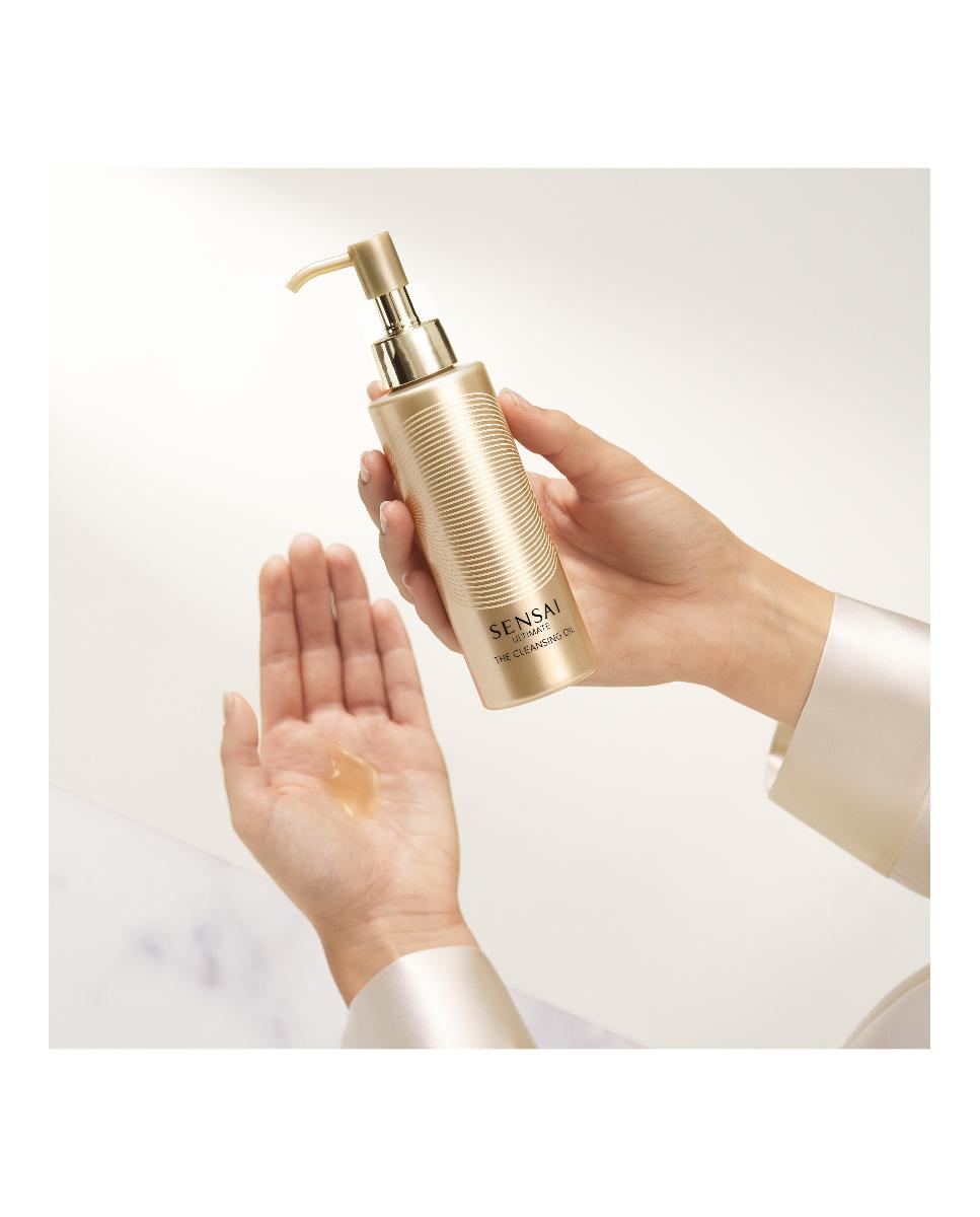 Imagen 3 de Desmaquillante en Aceite Ultimate The Cleansing Oil 150 ml Sensai - 150 ml