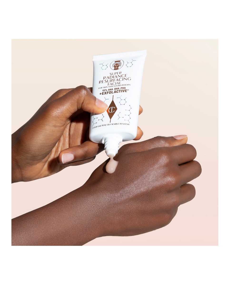 Exfoliante Super Radiance Resurfacing Facial Global Charlotte Tilbury - 50 ml 5
