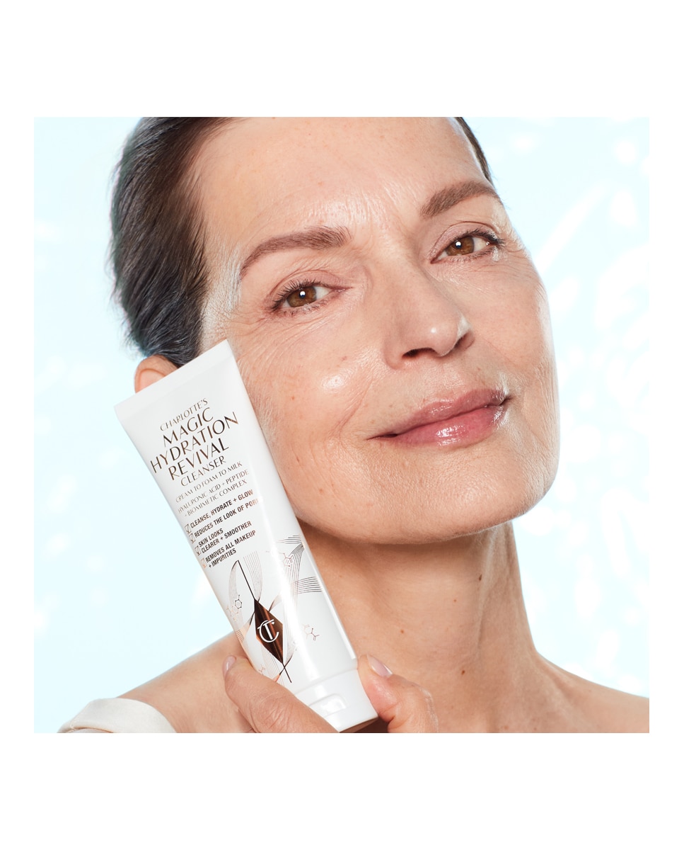 Limpiador Facial Charlotte's Magic Hydration Revival Cleanser Charlotte Tilbury - 30 ml 5