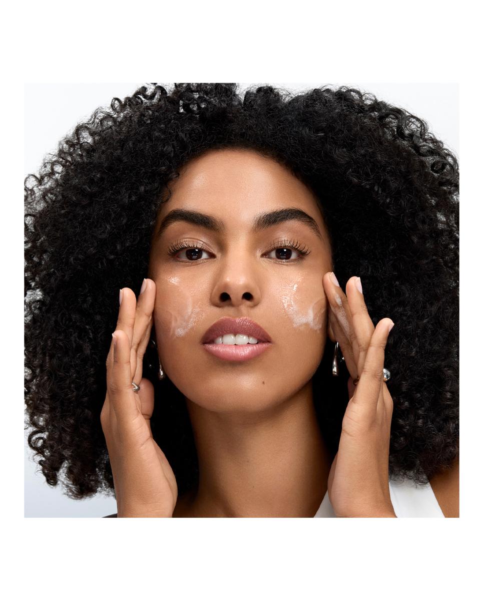 Imagen 5 de Limpiador Facial Reparador  Genifique Ultimate 200 Ml Lancôme