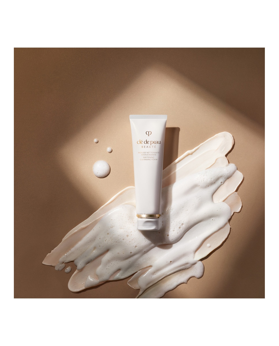 Limpiador facial Softening Cleansing Foam N Clé de Peau Beauté - 125 ml 5