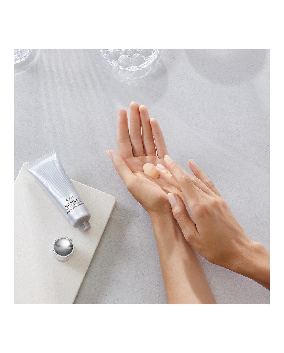 Imagen 3 de Crema de día Advanced Day Cream SPF30 Cellular Performance 50 ml Sensai - 50 ml