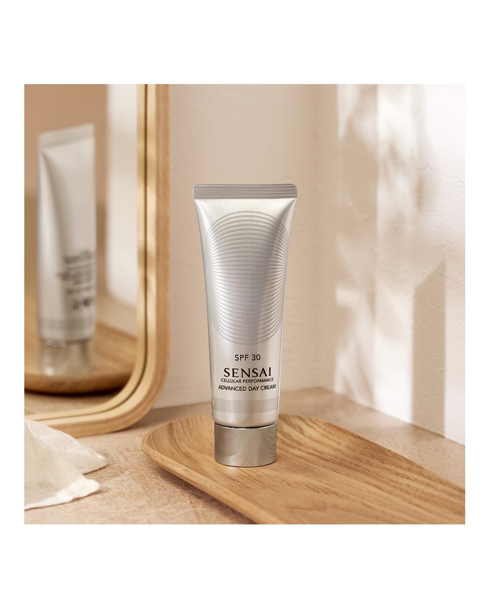 Imagen 4 de Crema de día Advanced Day Cream SPF30 Cellular Performance 50 ml Sensai - 50 ml