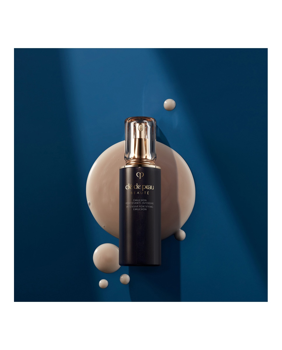 Emulsión Hidratante Key Radiance Care Intensive Fortifying Emulsion Clé de Peau Beauté - 125 ml 6