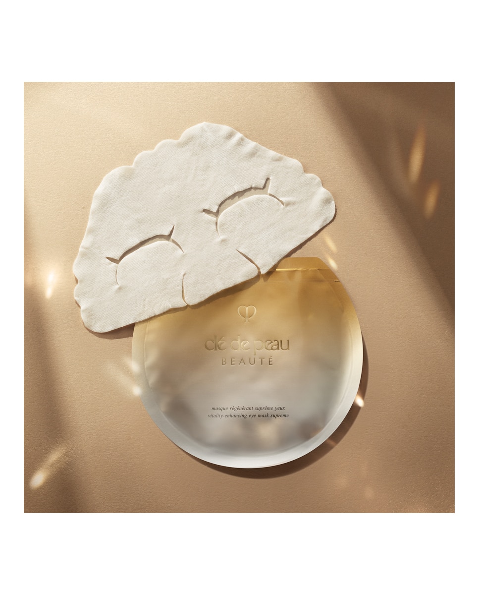 Contorno de ojos Vitality-Enhancing Eye Mask Supreme Clé de Peau Beauté 3
