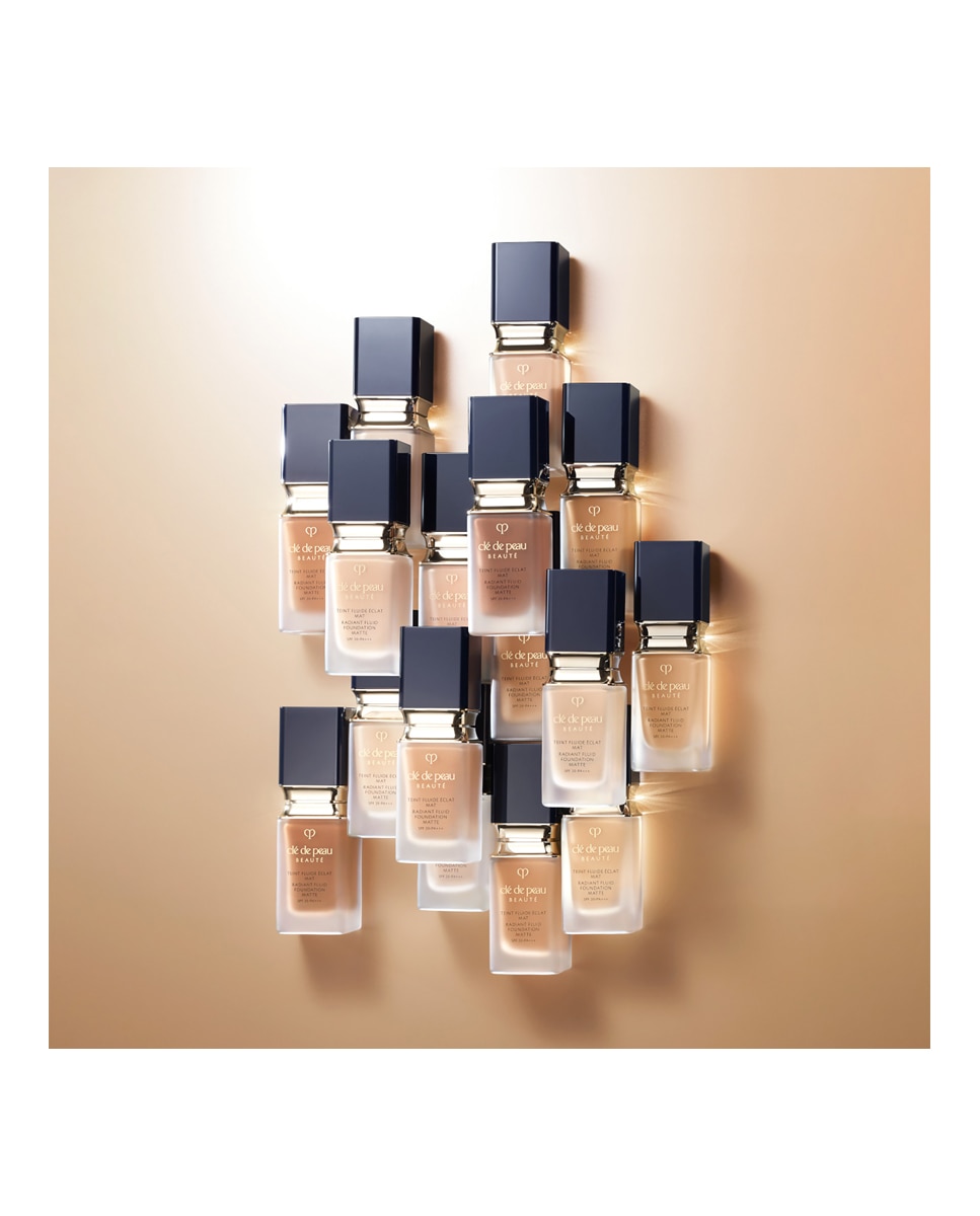 Base de maquillaje Radiant Fluid Matte Clé de Peau Beauté - 040 35 ml 040-3