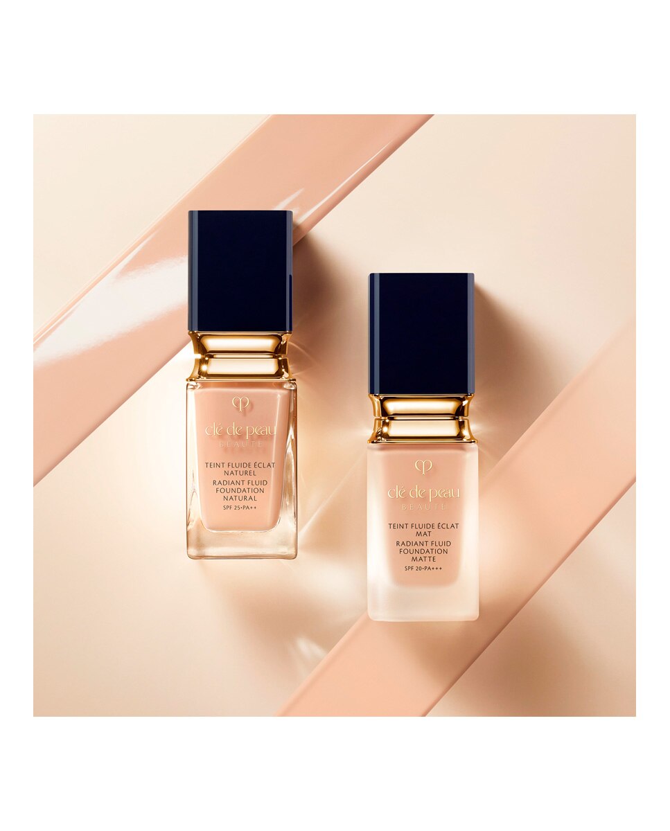Base de Maquillaje Radiant Fluid Natural Clé de Peau Beauté - O60 35 ml O60-3