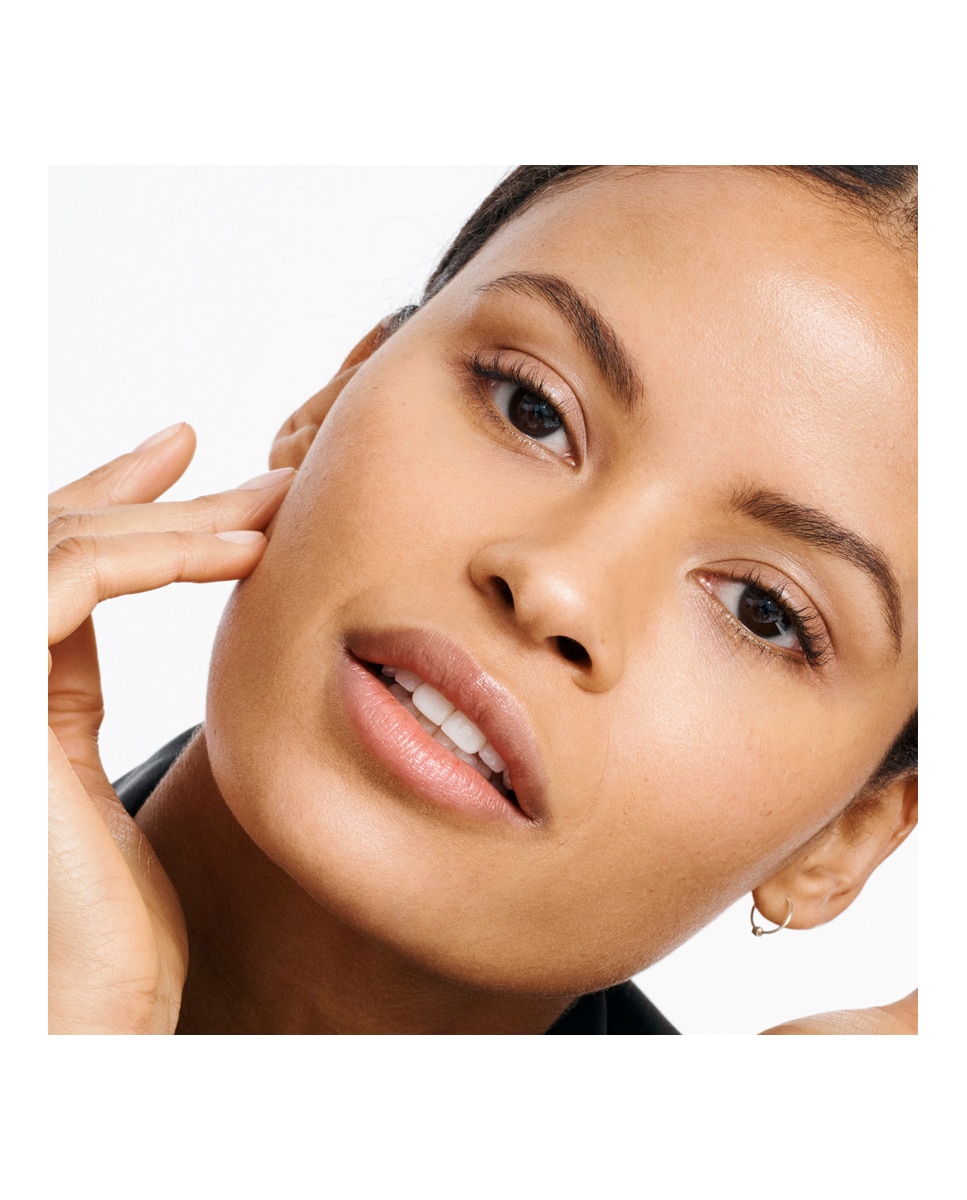 Base de maquillaje Radiant Cream Foundation SPF25.PA++ Clé de Peau Beauté - B50 B50-6