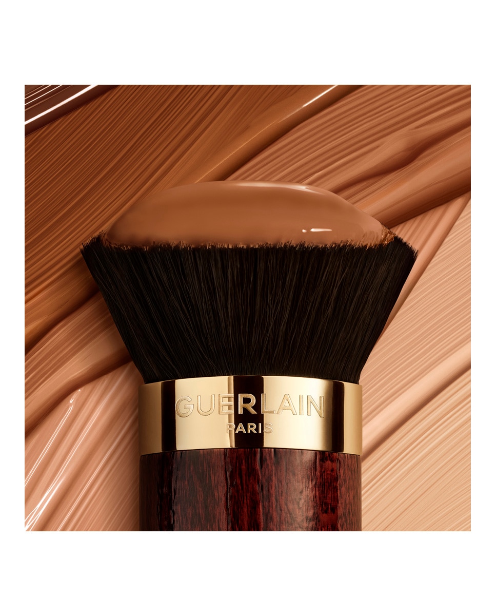 Brocha Kabuki para Base de Maquillaje fluida Parure Gold Skin