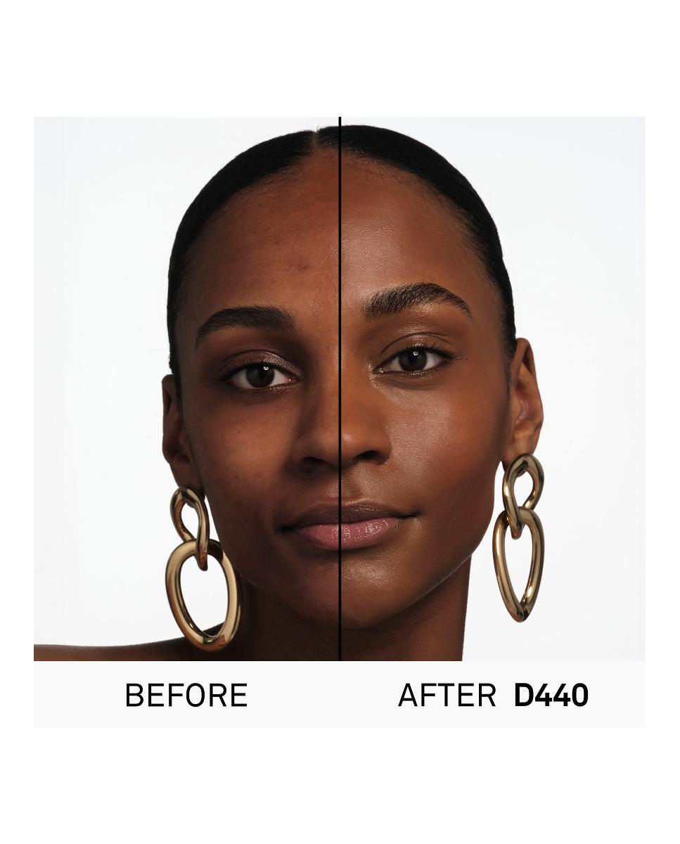 Base De Maquillaje Nude Couture Triple Moisture Serum Foundation Carolina Herrera - D440 30 ml D440-4