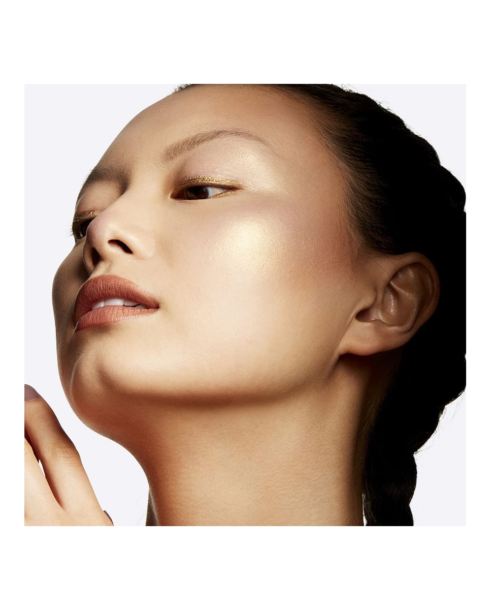 Extra Dimension Highlighter M.A.C Beaming Blush-3