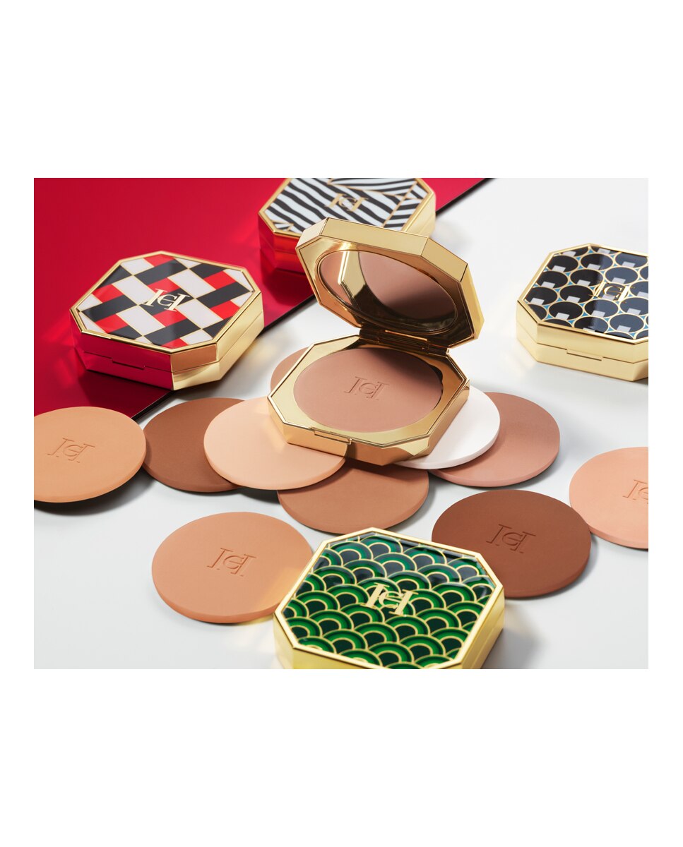 Imagen 4 de Polvos Compactos The Powder Carolina Herrera - 30 Golden Sun 10 g 20 Sunkissed