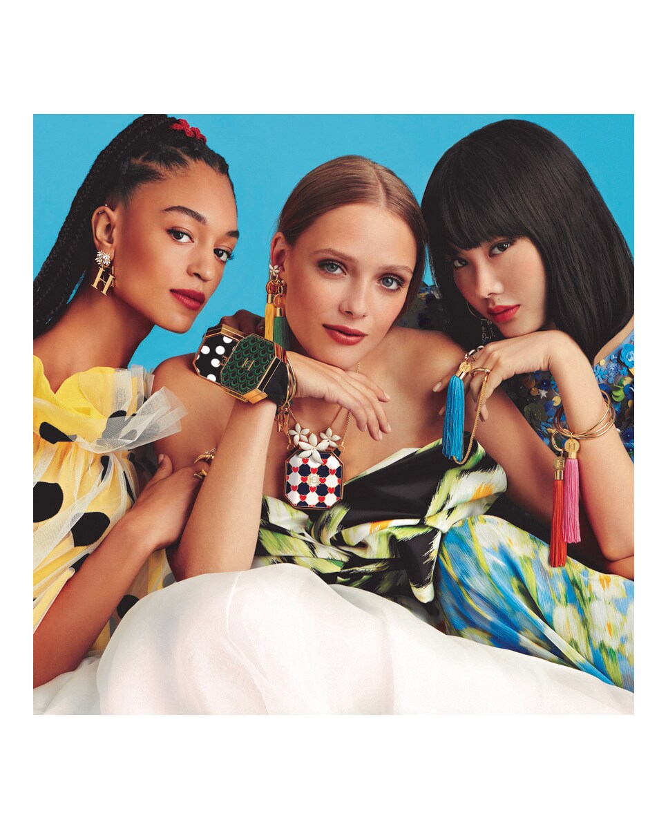 Estuche Fabulous Skin Compact Prints Carolina Herrera · Carolina