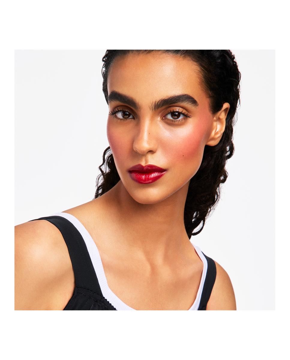 Imagen 5 de Colorete en Stick Cherry Glaze Bar Dolce&Gabbana - 02 SMITTEN PINK 11 g 02 SMITTEN PINK