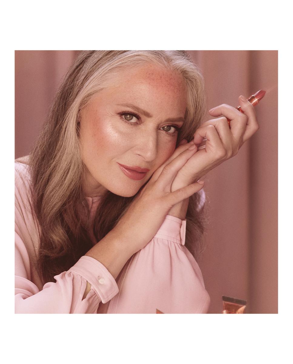Estuche de Regalo Pillow Talk Medium Iconic Lip + Cheek de Charlotte Tilbury 5